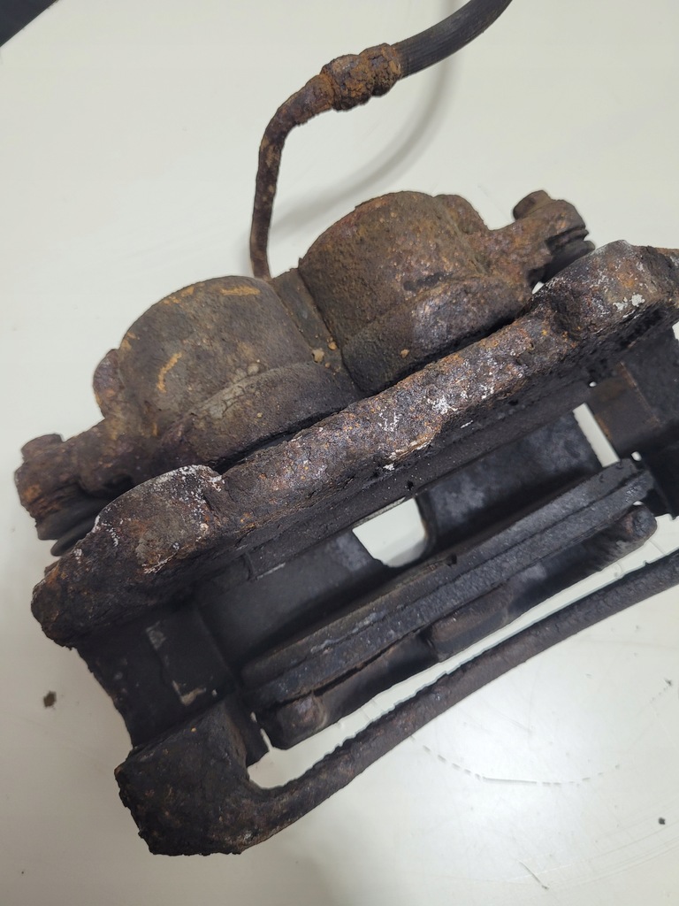 фото №6, Jeep grand cherokee wk xk commander 5-10r суппорт левый перед