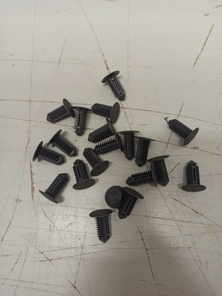 фото №1, Клипса штифт обивка mercedes vito sprinter a6389841661 20 szt kpl