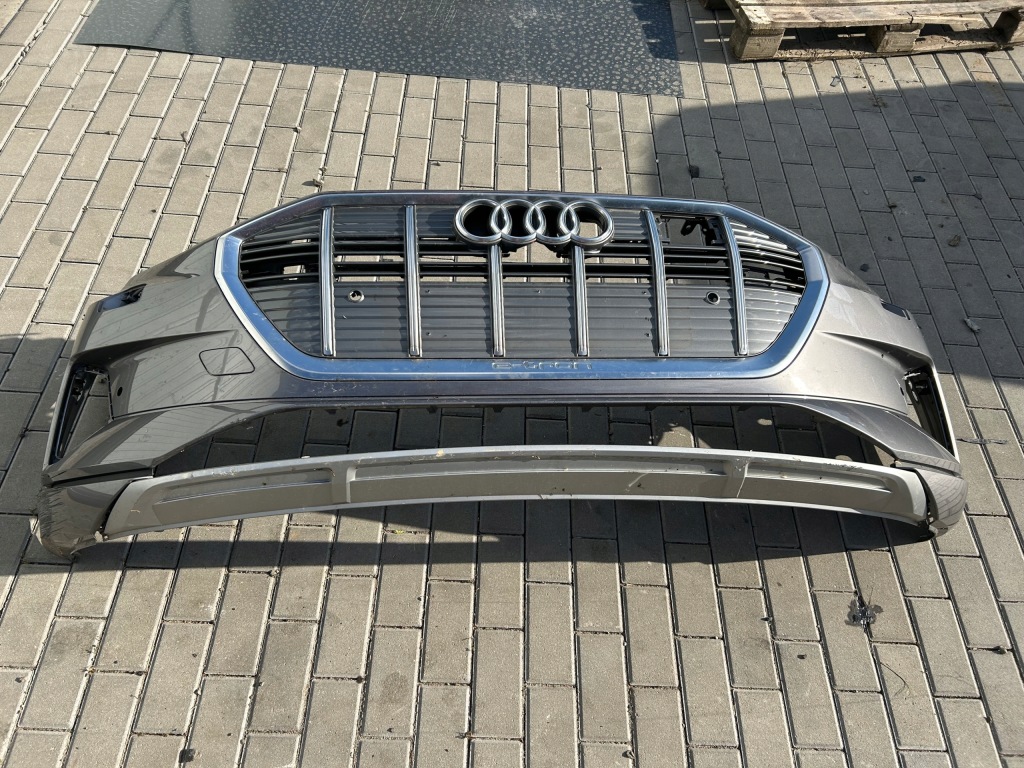 фото №1, Audi e-tron 4ke бампер передній решітка радіатора каркас хром