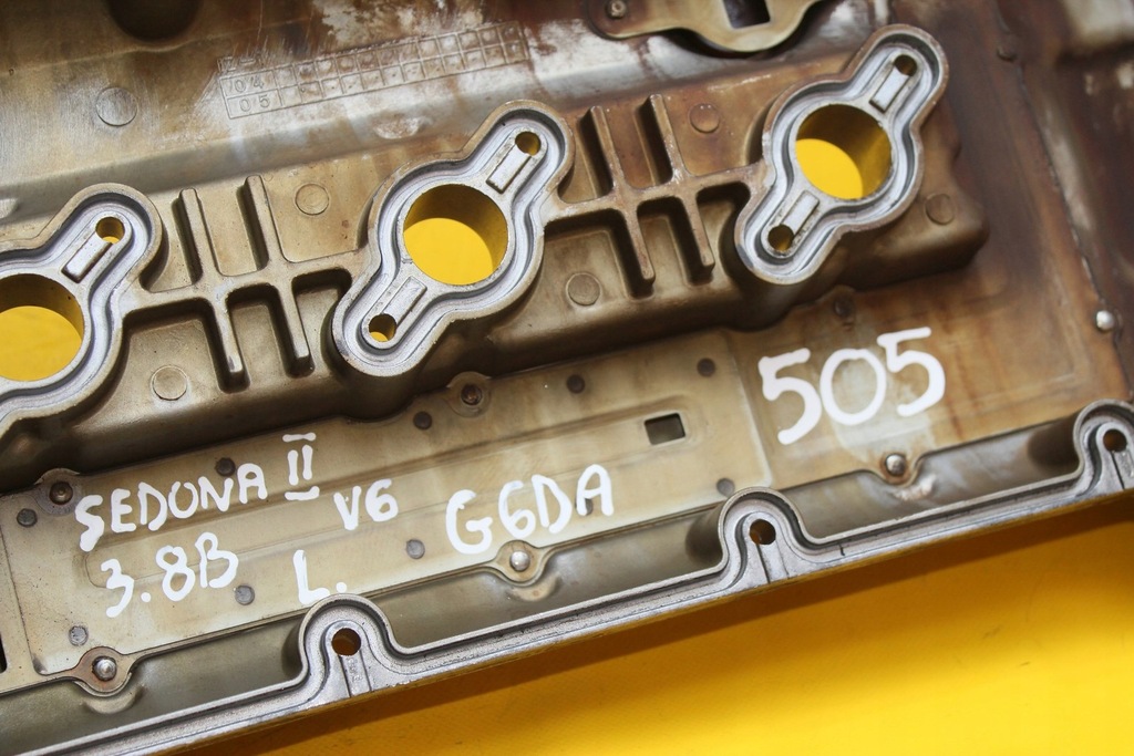 фото №10, Крышка клапанов kia sedona ii 3.8 b 22410-3c110