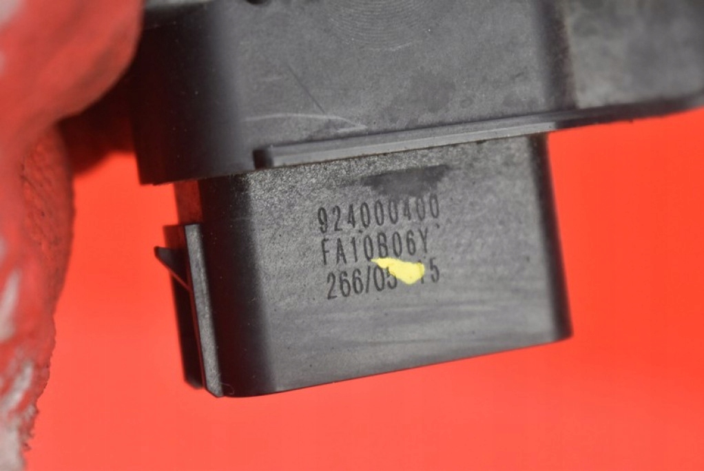 фото №7, Замок двері правий перед передній eu 30753664 volvo s40 v40 2 ii 04-12