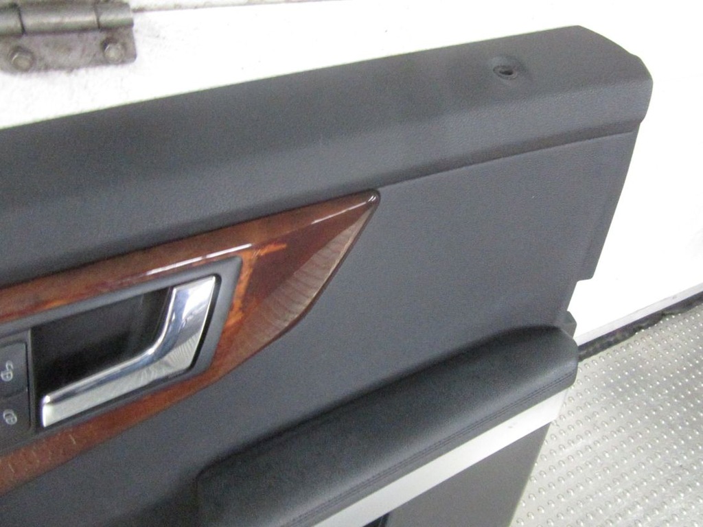 фото №9, Mercedes glk x204 2010 обшивка двері правий перед