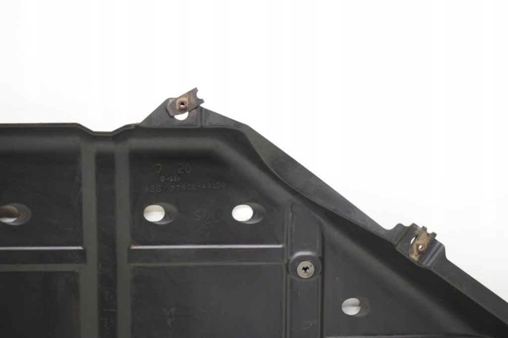 Купити Задня середня накладка підвіска lexus rx _l2_ 7760648150 2016