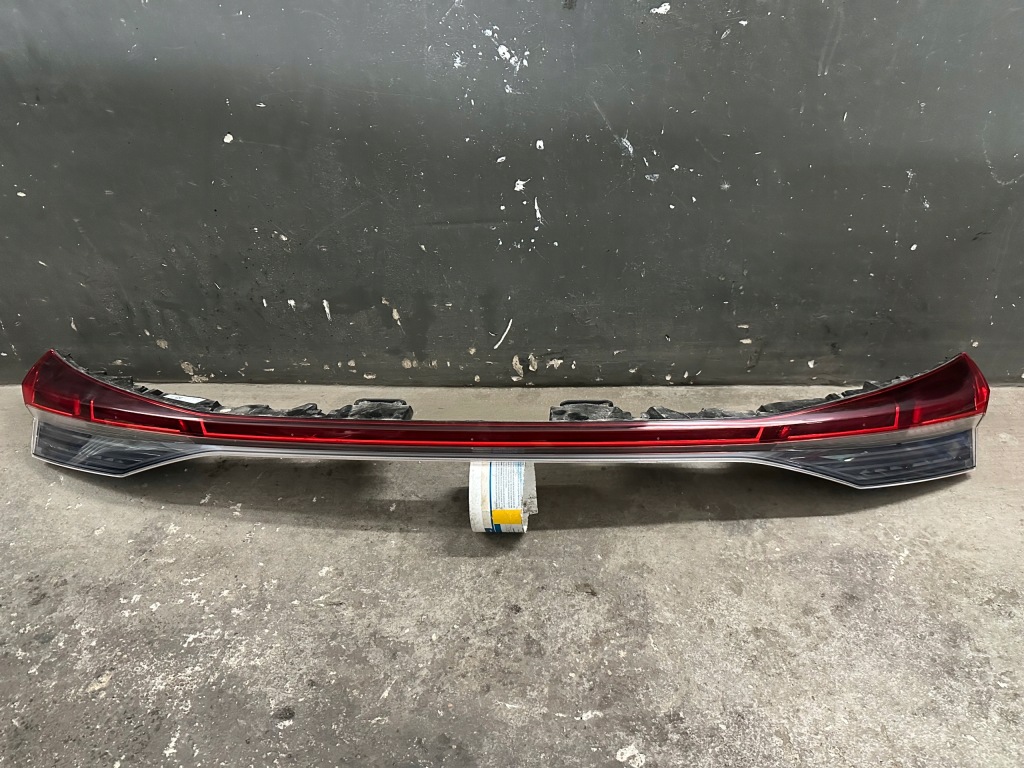 фото №1, Лампа кришки накладка audi q4 e-tron 89a945095b