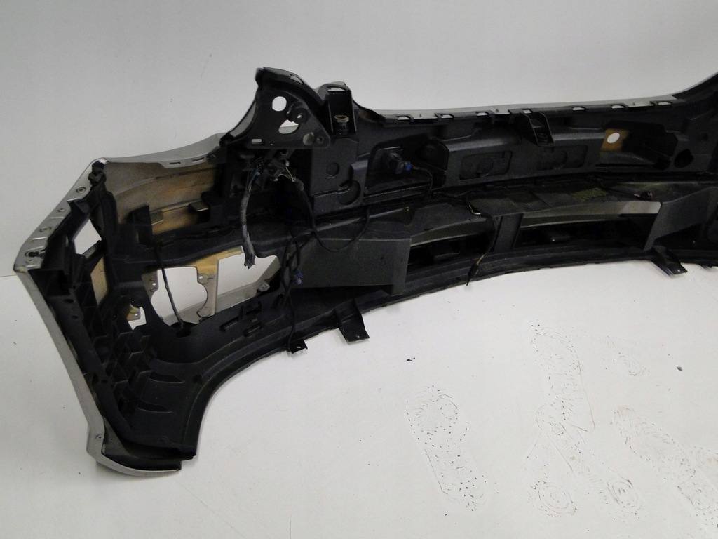 фото №11, Mercedes r w251 251 бампер передній amg na датчики pts bez омивача