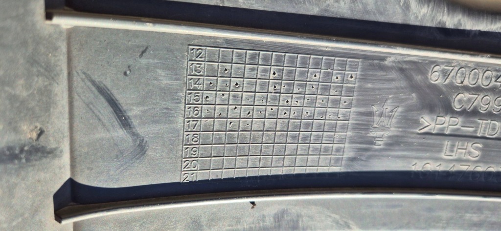 Maserati ghibli m157 13- впуск кермо  повітря інтеркулер ліва оригінал Київ