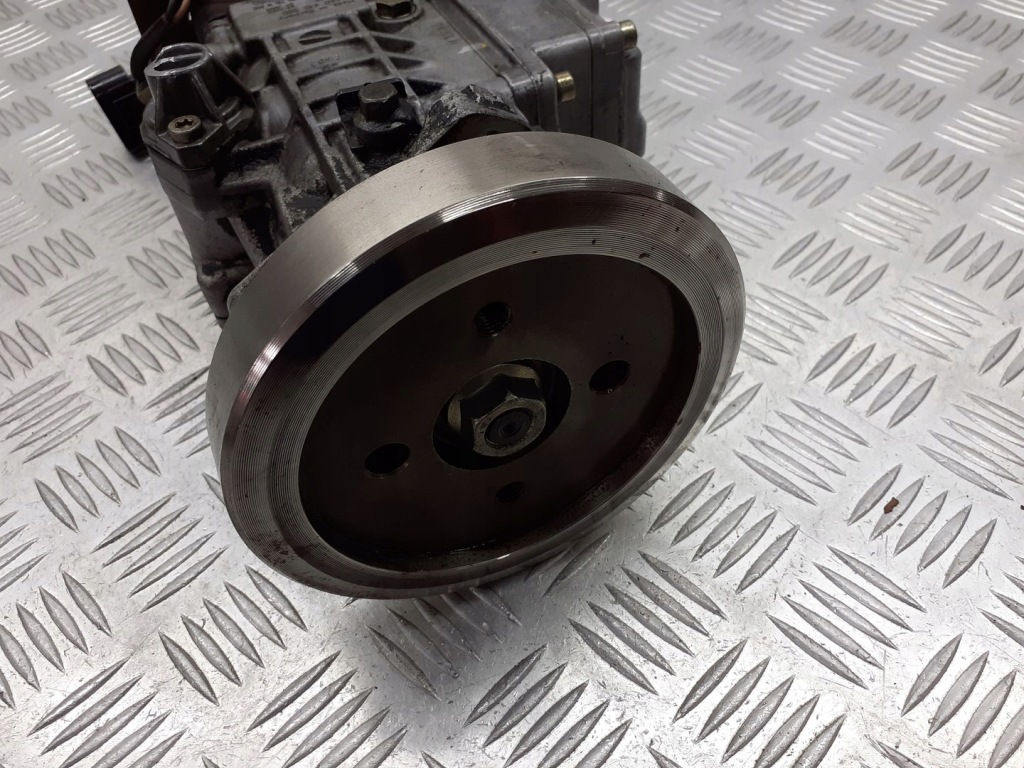 фото №4, Насос впрыскная volvo s80 2.5 d 074130110m