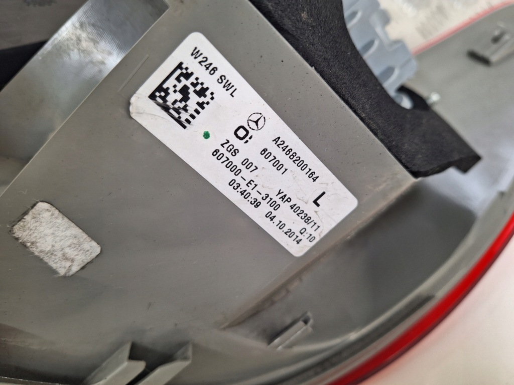 фото №7, Mercedes b w246 лампа левый задняя оригинал ładna