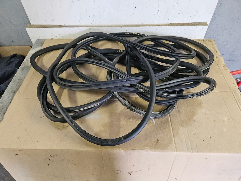 фото №1, Opel crossland lift 20- прокладка дверь правый задняя