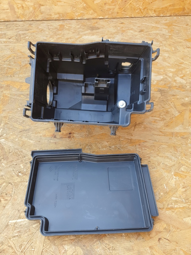 фото №7, Renault trafic iii vivaro корпус запобіжників