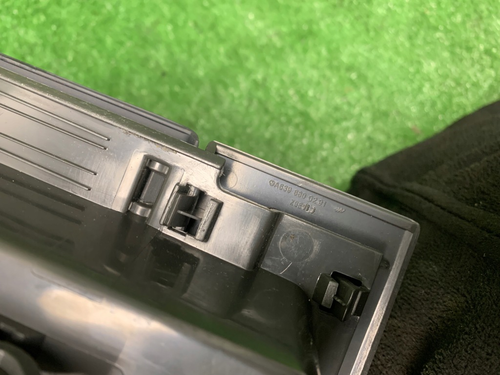 Mercedes viano w639 полка средняя бардачок консоли a6396800291 с Разборки