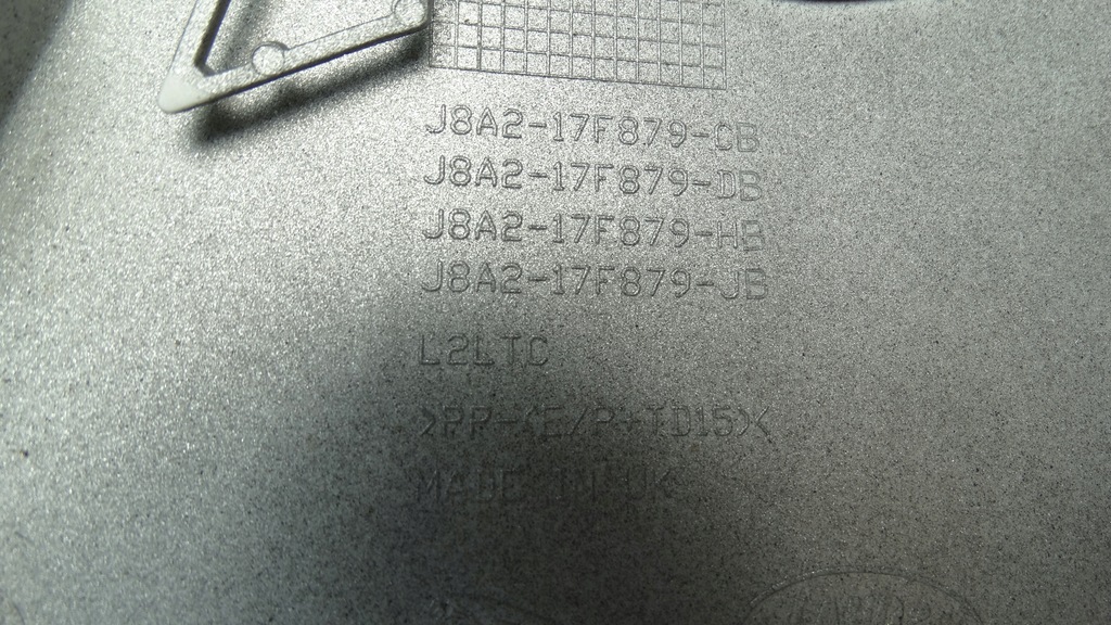 фото №10, Range rover velar l560 накладка молдинг бампера задняя j8a2-17f879-cb nowa