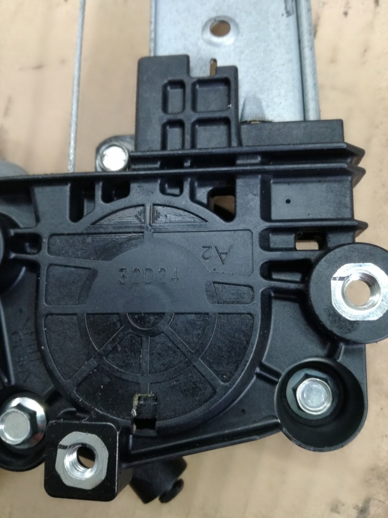 Subaru xv 2011 - 2017 rok подъемник стекло правый перед в Украине