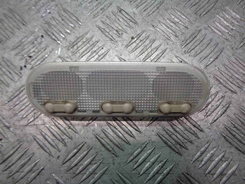 фото №1, Освещение кабины задняя renault scenic ii 820007323