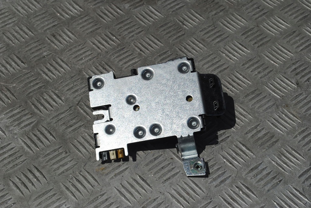 фото №5, Модуль підсилювач антенний 8p0035225 audi a3 8p