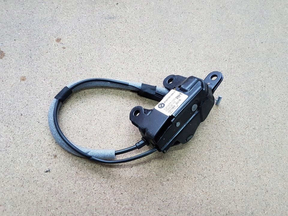 Купити Bmw f15 замок кришки правий 7351058