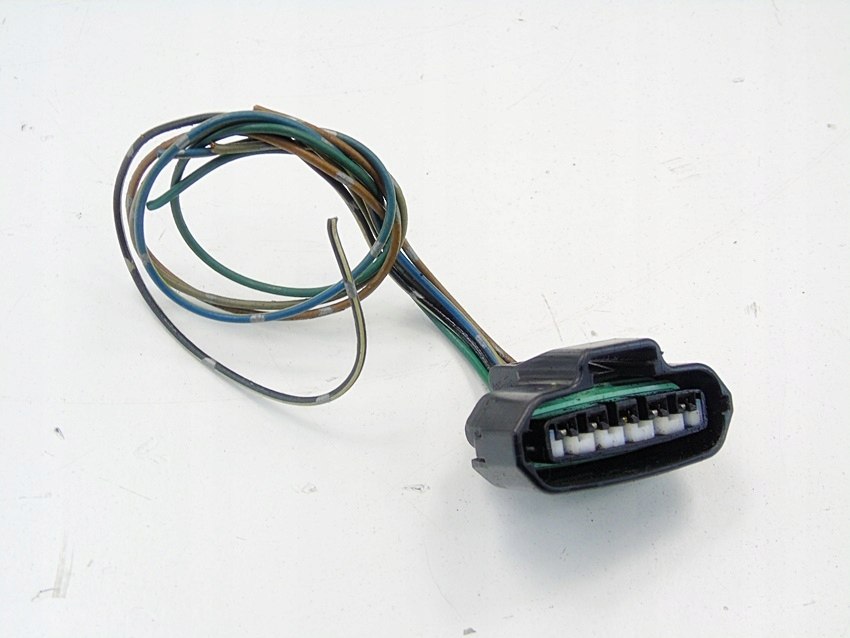 фото №1, Штекер колодка toyota avensis t25 coroll yaris verso rav 4 celica