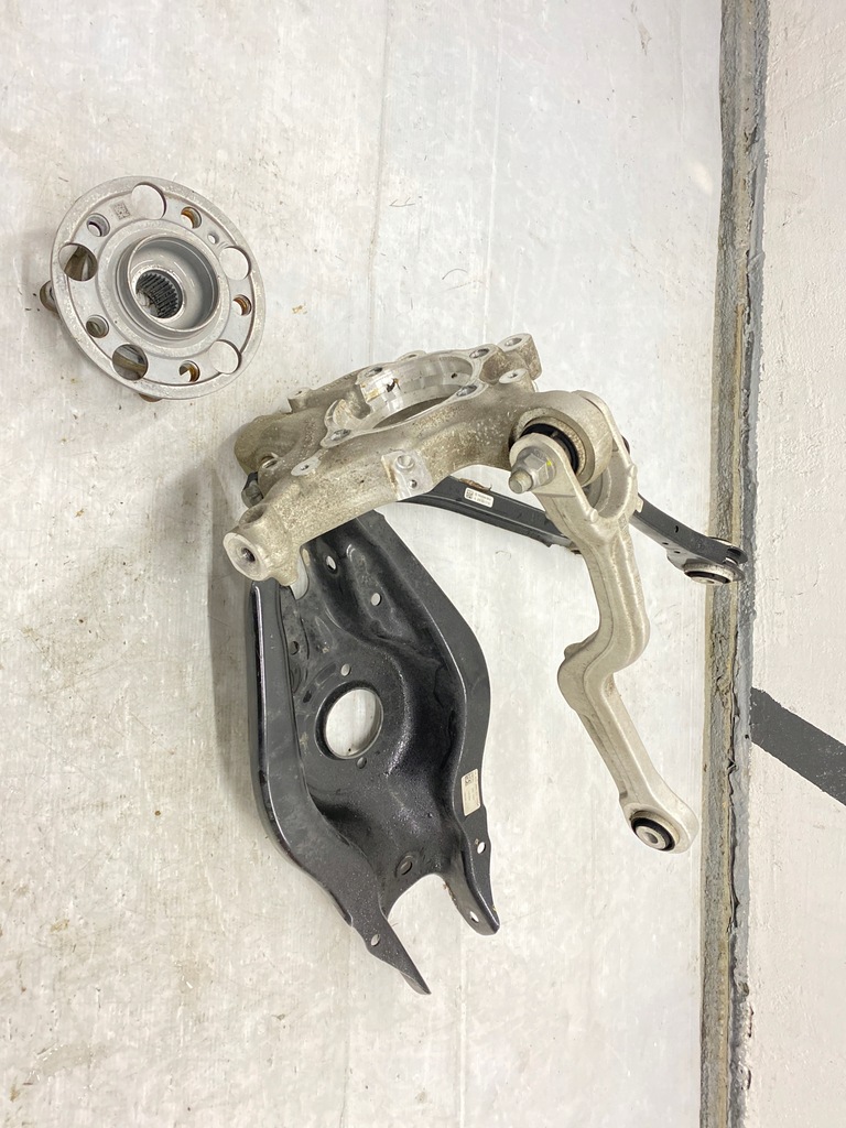 фото №1, Mercedes w206 c206 4matic поворотный кулак правый задняя комплект рычаги