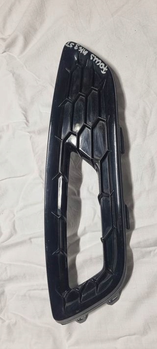 Ford focus mk3 st решётка бампера правая Оригинал