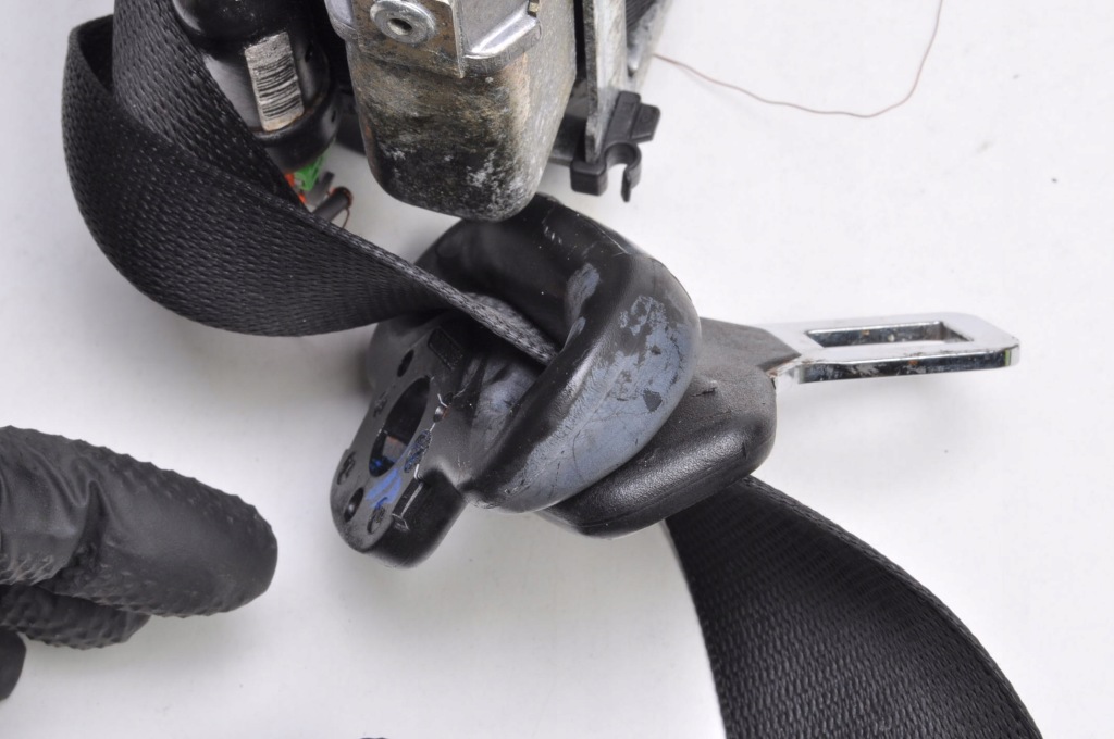 Porsche boxster 986 ремень безопасности левое  перед передний 98680303303 Цена