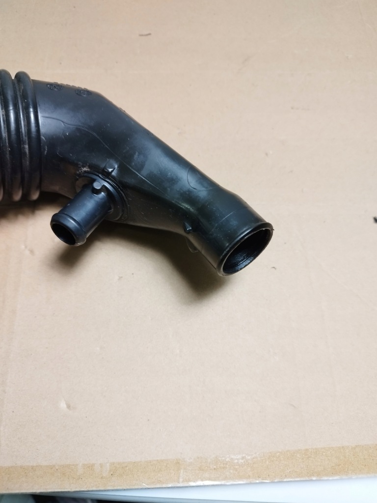 Bipper nemo fiorino qubo патрубок труба повітрозабірник фільтра 51837089 в Україні