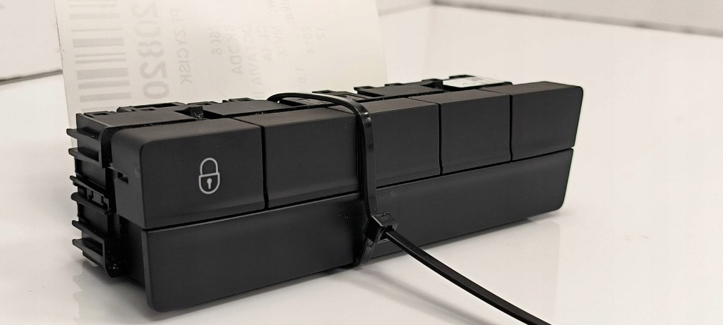 фото №1, Кнопка 5e1927132n skoda octavia iii