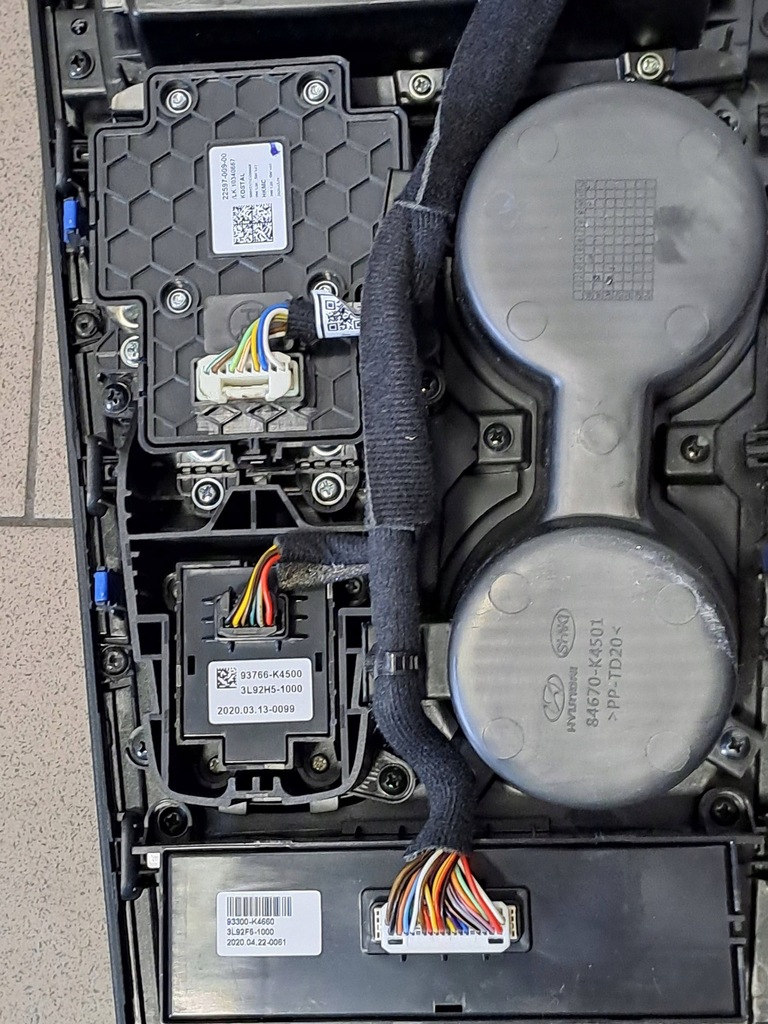 фото №6, Hyundai kona i 17-23r панель средний uk 84651-k4500