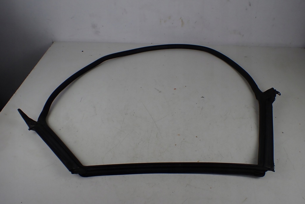 фото №1, Прокладка дверь левый задняя левая задняя audi a5 8t 8t8833707c