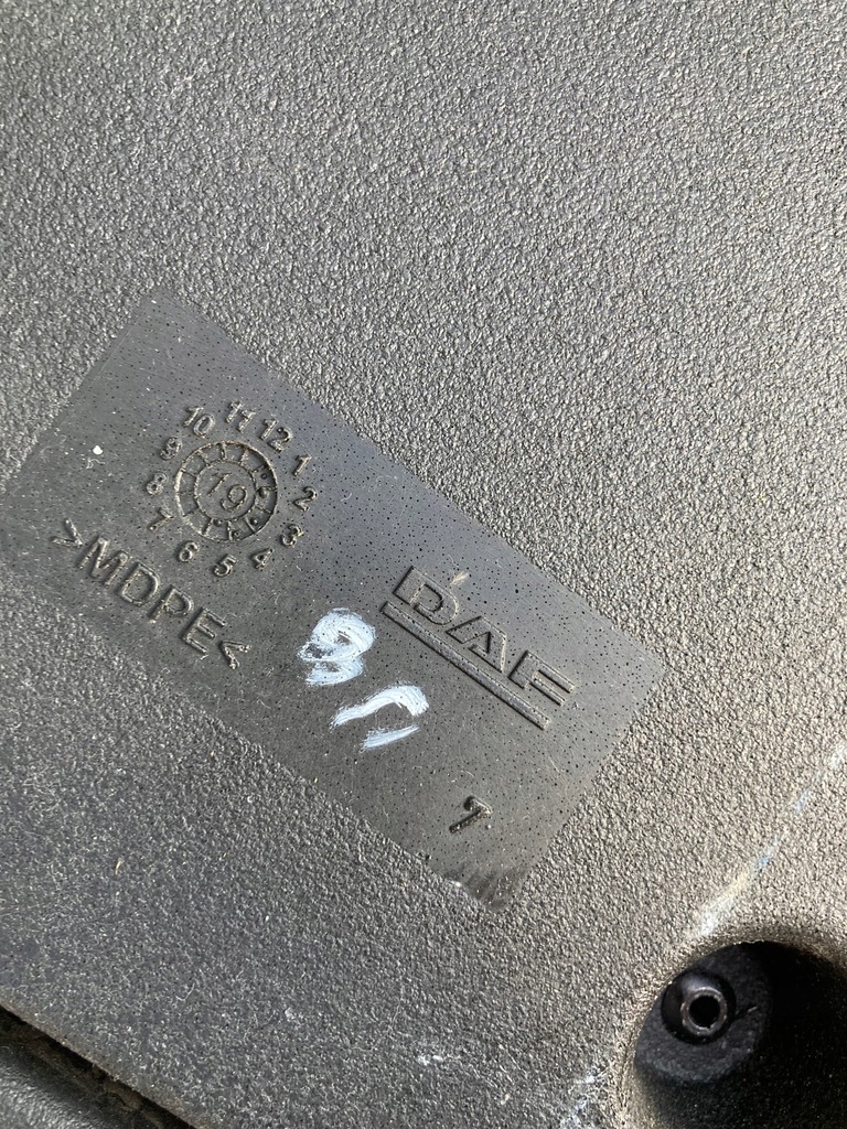 фото №16, Daf xf 106 euro 6 воздухозаборник komin впуск воздуха решётка 1862026