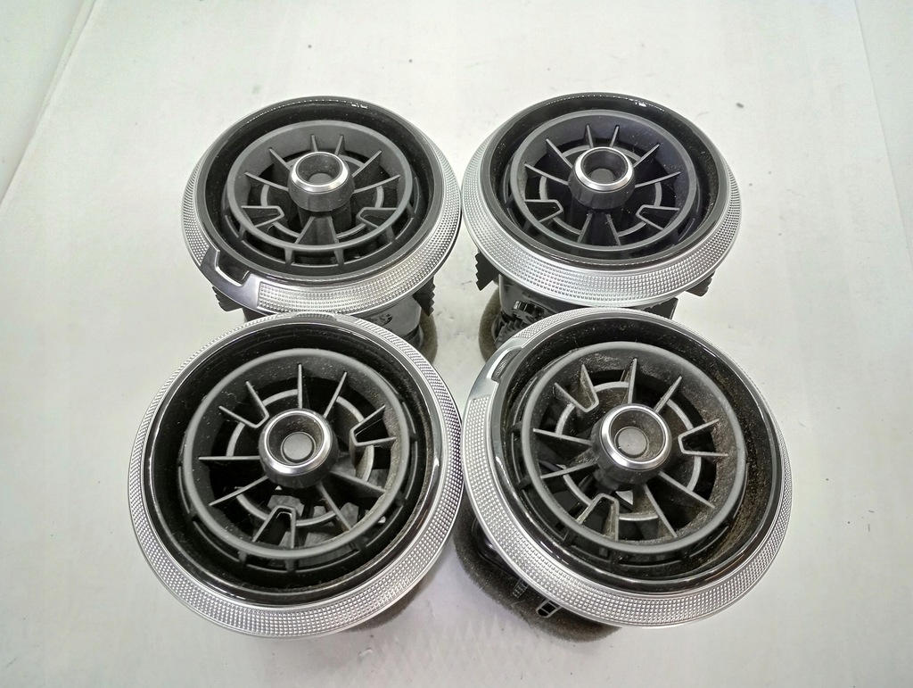 фото №11, Решётка обдув audi a3 8v lift 81a820901b