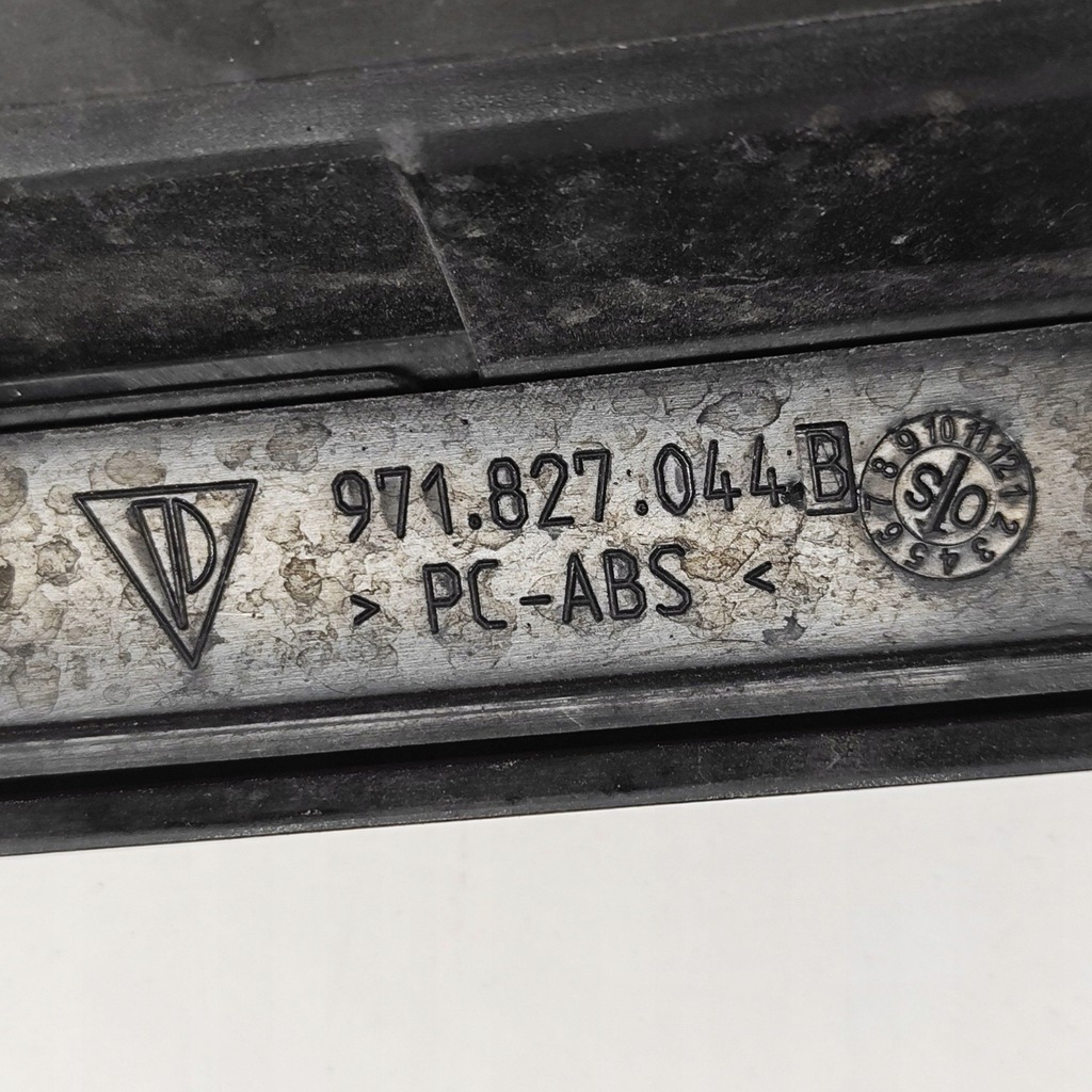 фото №8, Porsche panamera 971 2018 обшивка / оббивка задній кришки багажника