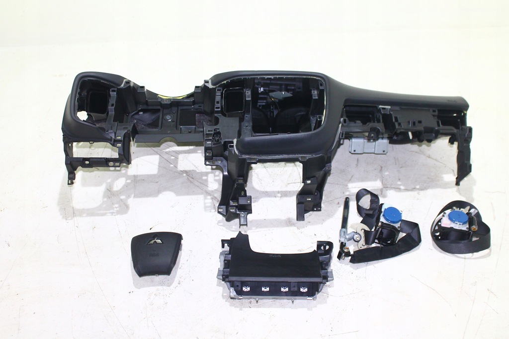 фото №1, Mitsubishi outlander iii lift консоль air bag