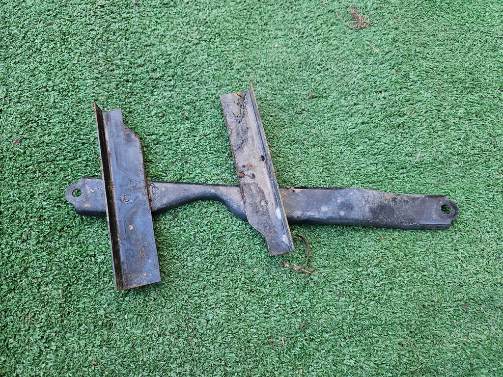 фото №4, Кронштейн аккумулятора toyota corolla verso ii