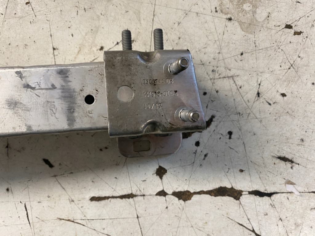 фото №4, Bmw i3 зона деформації правий перед