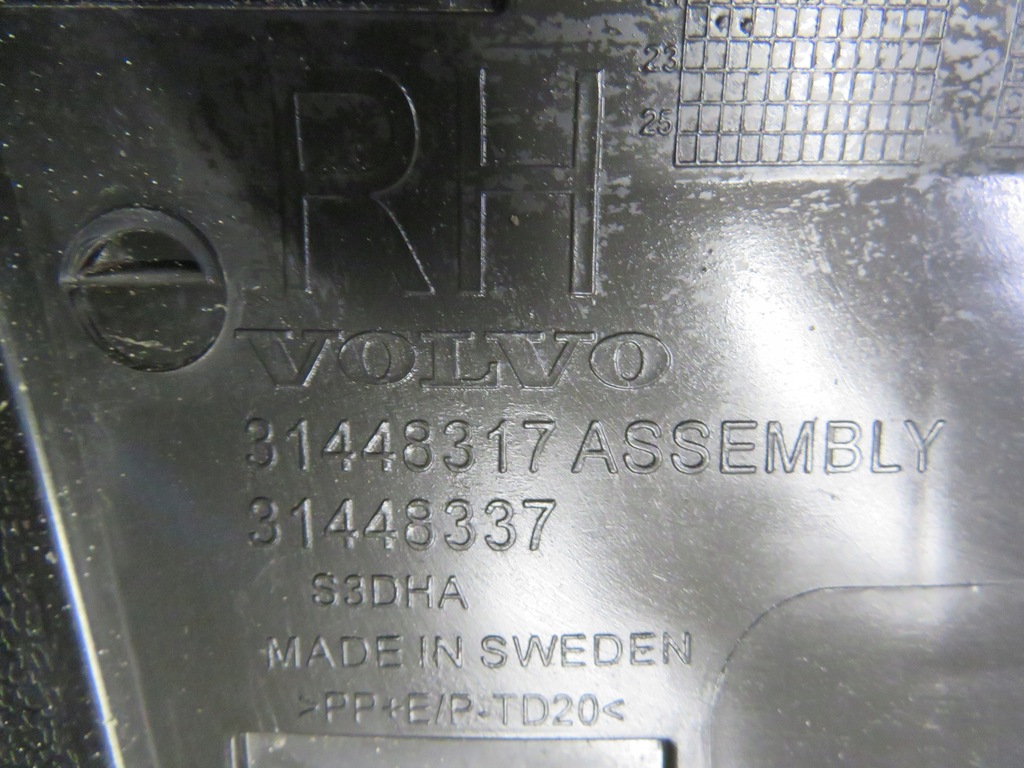 фото №13, Volvo xc40 молдинг двері права перед 31448317