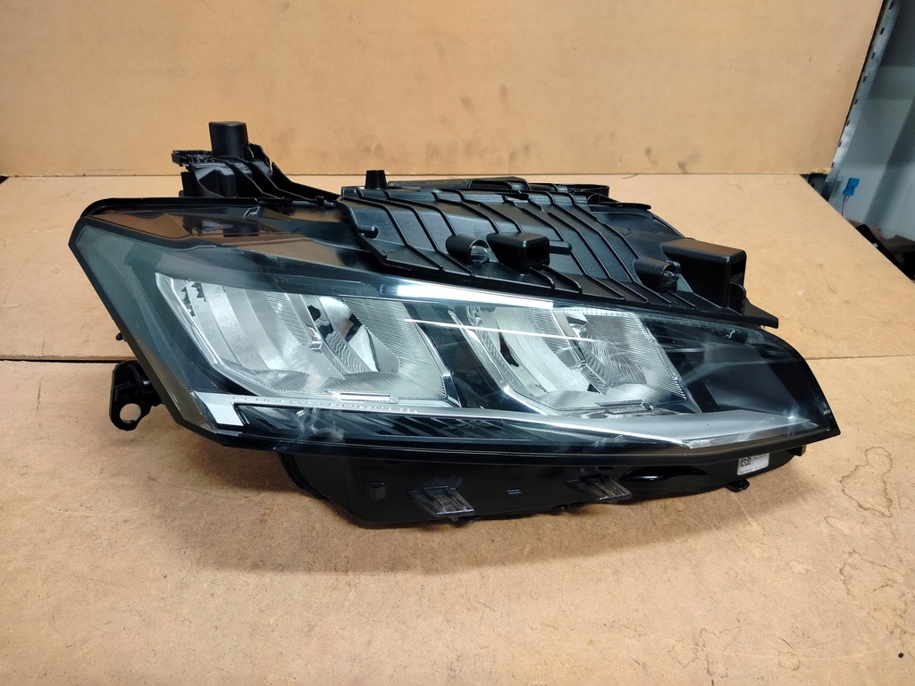 фото №1, Peugeot 308 408 t10 led лампа права