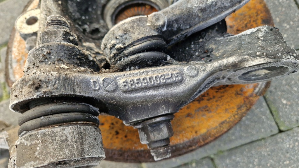 фото №8, Bmw 4 f32 14-17 2.0 d x-drive левая колонка амортизационная стойка поворотный кулак 6859003