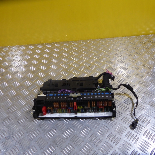 фото №1, Bmw e46 2.0d коробка предохранителей 8364542