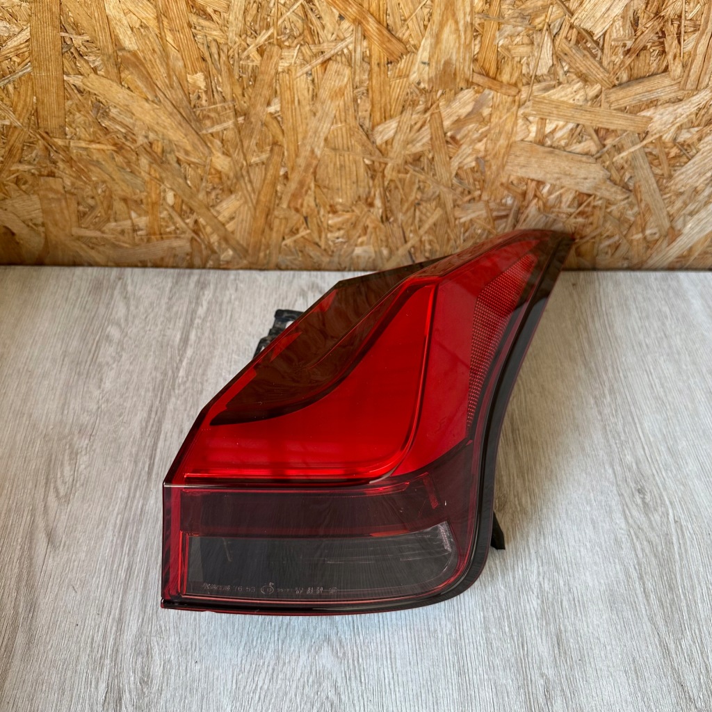 Лампа задня права lexus ux 250h 2019 rok Ціна