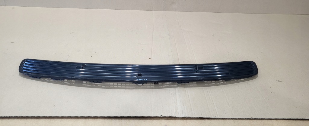 Купити Mercedes w203 c-klasa впуск капот решітка