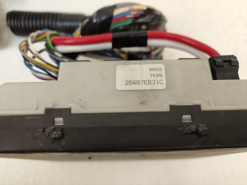 фото №7, Nissan navara d40 2.5 dci коробка запобіжників 284b7-eb31c