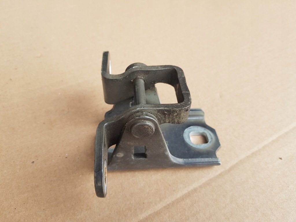 Комплект петлі двері правий перед / opel insignia a 2008-2017 / z177 Зі Шроту