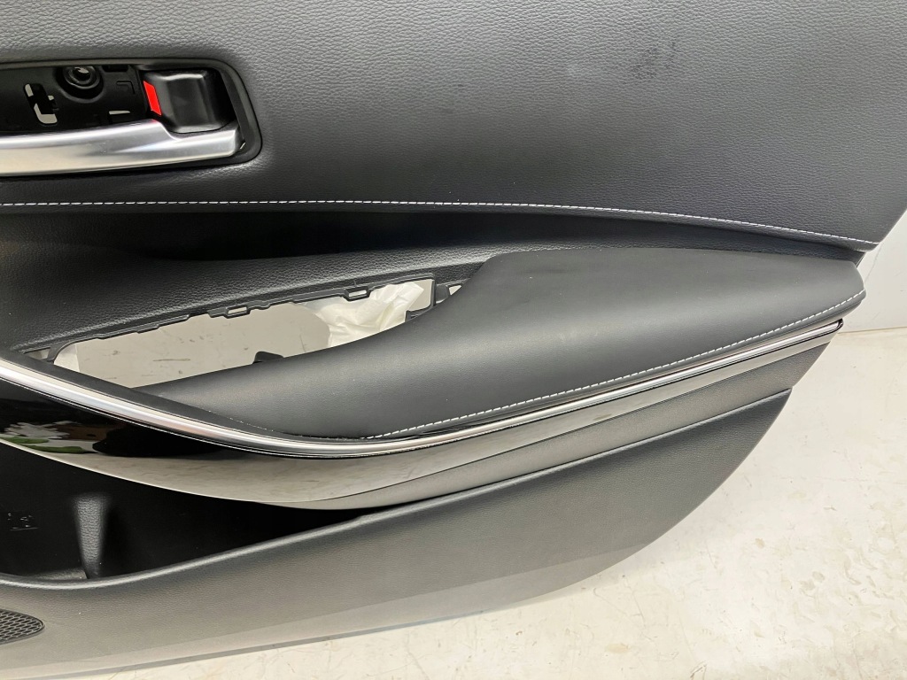 фото №5, Corolla e21 обшивка обивка дверь передних правый перед кожа led