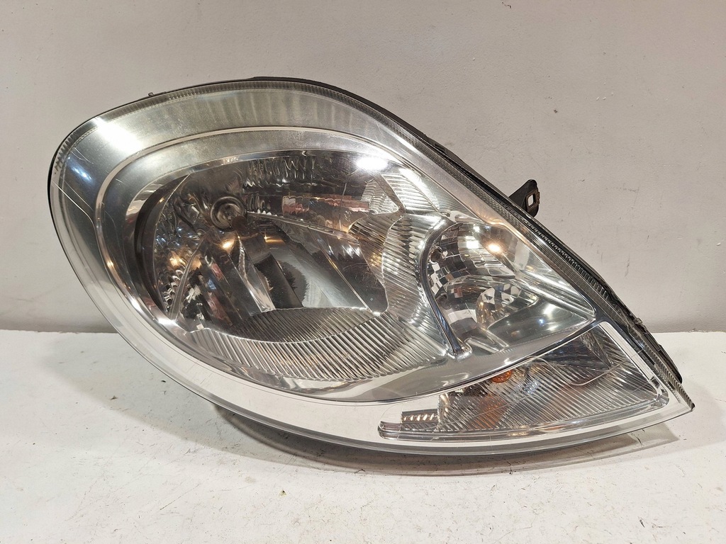 фото №1, Лампа перед права 8200701356 renault trafic ii vivaro a lift 06-