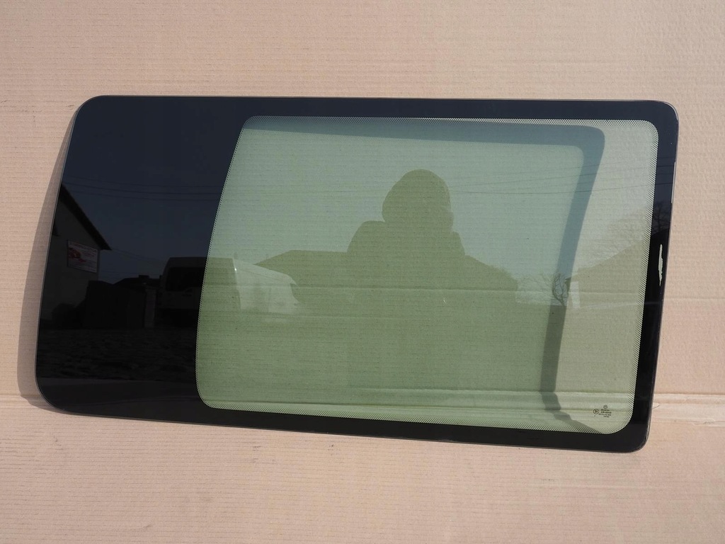 фото №1, Стекло боковая правая задняя vw t4 multivan as2