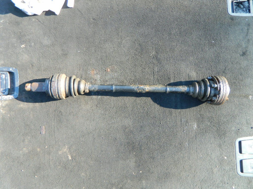 Купити Bmw x1 e84 2014 права сторона привідний вал задня