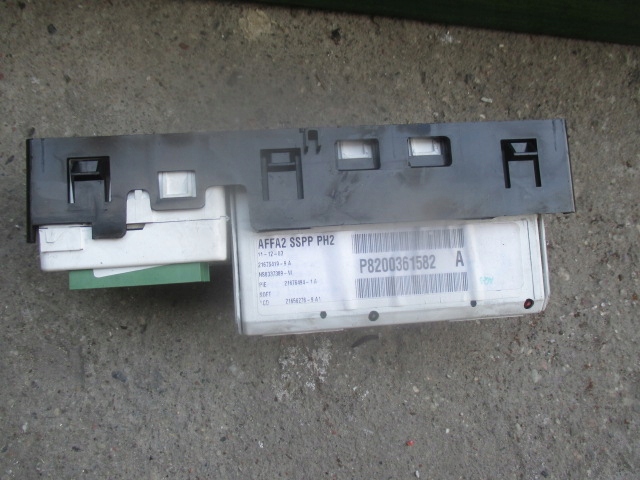 фото №1, Laguna ii 2 дисплей 8200361582a