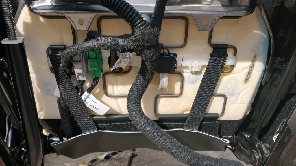 фото №14, Tesla model 3 сидіння заднє сидіння шкіра