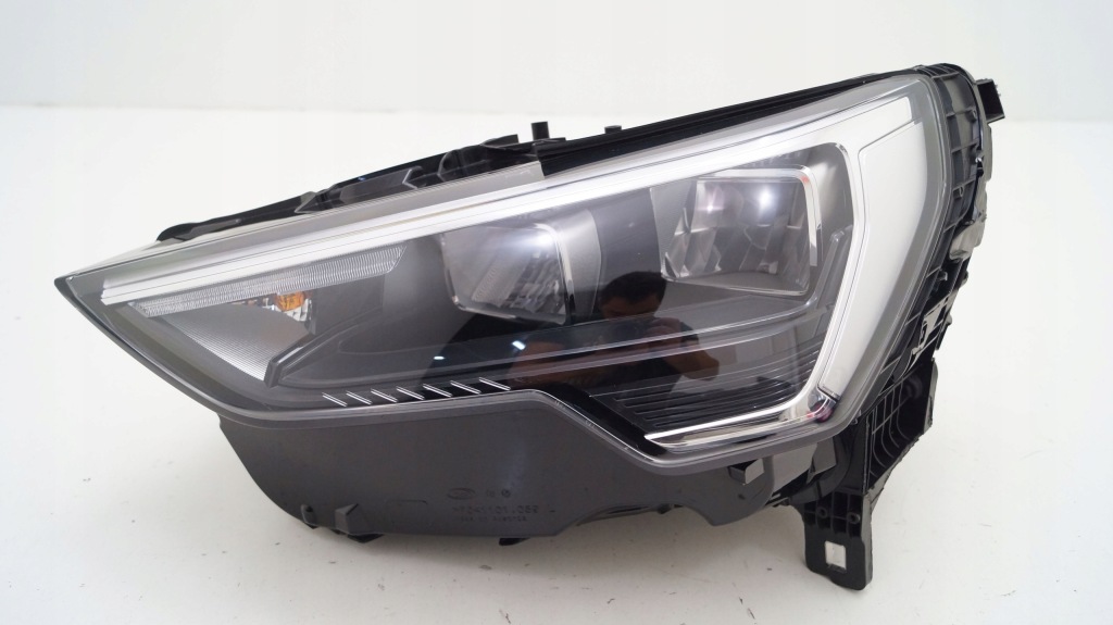 Купити Audi q3 2 83a 19- передня ліва фара led