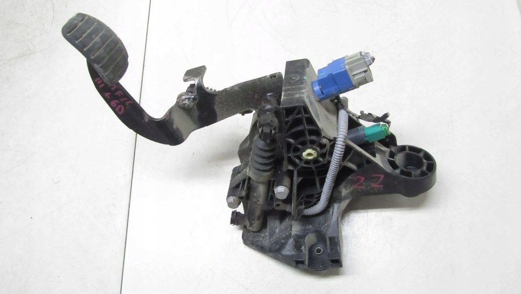 фото №5, Trafic vivaro iii педаль сцепления 465038677r